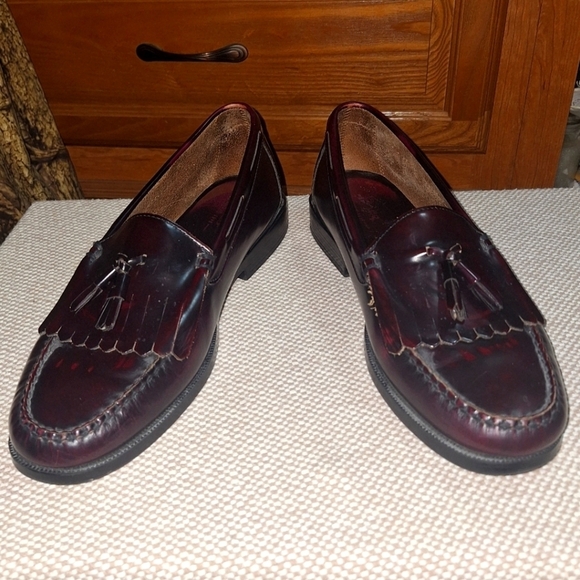 Classic Bass Burgundy QuimbyTassel Loafers for Men In A Size 13M. EUC. main image 4